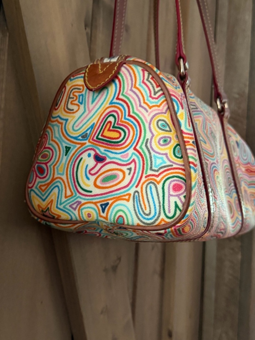 VTG Y2K Dooney & Bourke
"Crayon Hearts Collection"
Barrel Shoulder Bag - Picture 4 of 13